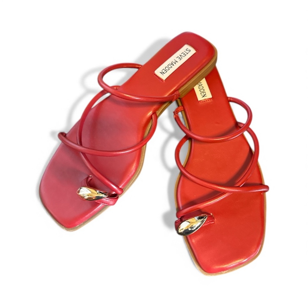 Steve Madden Women's Anine/Anino Vibrant Red Strappy Sandals gold accent 8.5 NEW